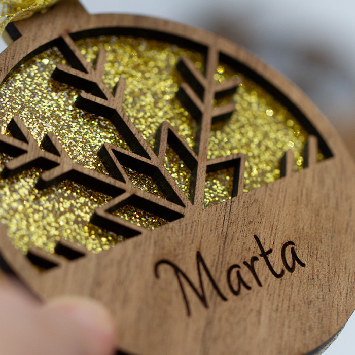 Decorazione con nome inciso